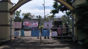 Warga Walantaka Demo di Pemkot Serang, Tuntut Usaha Ternak Ayam Ditutup