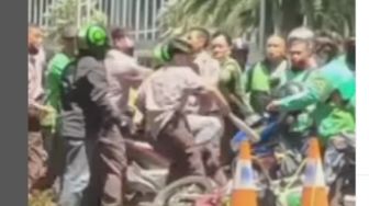 Viral! Video Satpam Ribut dengan Driver Ojol di SCBD, Polisi Tengah Uber Kebenarannya