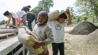 SDG Sumsel Salurkan Bantuan Material Bangunan untuk Ponpes Sultan Mahmud Badaruddin di Palembang