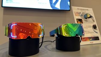 Sharp Kembangkan Protipe Smartphone - Connectable Head - Mounted Display VR