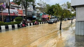 Potensi Sungai Meluap, BMKG Prediksi Hujan Lebat Disertai Petir Terjadi di Kaltim Senin Besok