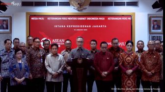 Tahun Resesi, OJK Lapor Jokowi Kondisi Sektor Keuangan Tanah Air
