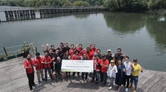 Hari Gerakan Satu Juta Pohon, Wuling dan Komunitas Resminya Tanam Bakau di Angke Kapuk Jakarta Utara