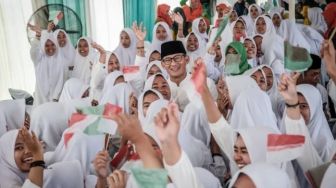 Mampukah Islamic Boarding School Menciptakan Pemimpin, Sandiaga Uno: Mampu, Santri Can Be A Good Leader