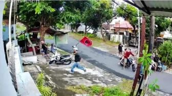 Video Viral Penyerangan Warga di Semarang: Berawal Balas Sapaan Teman, Malah Nyaris Dikeroyok