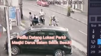 Aksi Pencurian dengan Modus Pecah Kaca Mobil di Lumajang Terekam CCTV