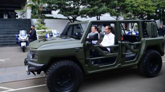 Jajal Rantis Maung, Prabowo Sopiri Jokowi Keliling Kemenhan