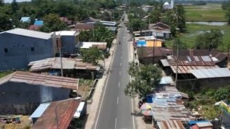 Dulu Berdebu dan Berlubang, Warga Pattallassang Gowa: Terima Kasih Pak Gubernur Jalan Kami Sudah Diperbaiki