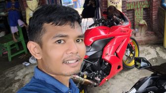 Penghasilan Fantastis, Sultan Akhyar Pembuat Konten TikTok Mandi di Kubangan Pamer Motor Sport Puluhan Juta