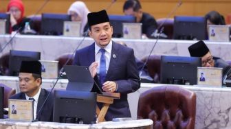 Warganet Heboh Lihat Menteri Malaysia Pidato Pakai Bahasa Jawa