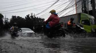 Banjir Jakarta Belum Surut, Kini 118 RT dan Empat Ruas Jalan Terendam