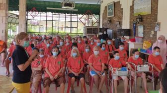 Usia 8 Tahun, Siloam Hospitals Medan Galang Kebahagiaan Bersama Panti Jompo Taba