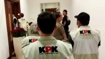 Giliran Rumah Ketua DPRD Jatim Kusnadi dan Sekda Digeledah KPK