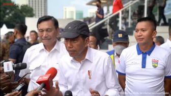 Soal Kebiasaan Reshuffle Kabinet Di Rabu Pon, Jokowi: Tunggu Saja