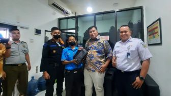 Kaget Temukan Rp 40 Juta, Petugas Kebersihan Stasiun Tugu Kembalikan Uang ke Pemilik