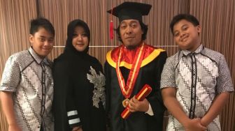 Punya Anak Kembar Bagus dan Ganteng, Istri Komeng Ternyata Keturunan Arab