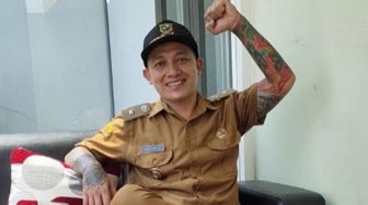 Penampilan Hoho Alkaf di Senayan Curi Perhatian, Bolehkan Kades Bertato?