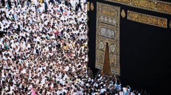 Pro dan Kontra Kenaikan Biaya Haji Indonesia, Beban Pemerintah Pindah ke Jemaah?