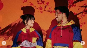 Fuji dan Thariq Halilintar Foto Couple Pakai Busana Colorful, Konsep Prewed Mendadak Bikin Penasaran