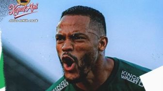 VIDEO: Momen Gol Akrobatik Striker Anyar Persebaya Paulo Victor ke Gawang Bhayangkara FC