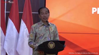 Polisi Gercep Datangi Ibu yang Cekoki Bayi Kopi Susu, Jokowi: Seharusnya Kader Posyandu dan BKKBN