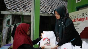 Relawan GMP Gelar Bazar Sembako Murah