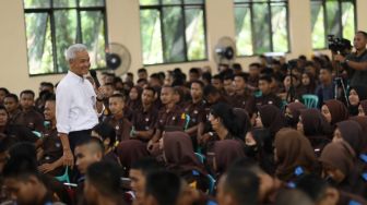 Kembali Berjalan, Program Gubernur Mengajar Dimulai di SMKN 2 Wonogiri