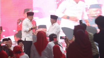 Kode! Didoakan Kiai Said Jadi Cagub Jatim, Eri Cahyadi Diamini Serempak Kader PDIP