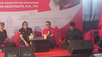 Sebut Gawat Menteri Salah Kasih Data ke Jokowi, Hasto PDIP Kembali Sentil Mentan: Ini Sisi Gelap Politik!
