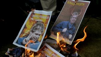 Kecam Pembakaran Al Quran, Massa Bakar Foto Politisi Swedia Rasmus Paludan di Sulsel