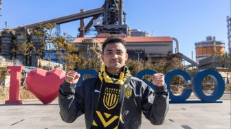 Foto Perkenalan Asnawi di Jeonnam Dragons Jadi Sorotan, Warganet: Main Bola atau Kerja di Pabrik?