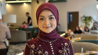 Pesona Neneng Wulandari di Nikahan Kiky Saputri Bikin Pangling: Kayak Istri Pejabat