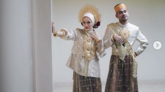 Resmi Nikahi Dokter Gigi, Intip 5 Foto Pernikahan Wafda Saifan dan Safira Kamila