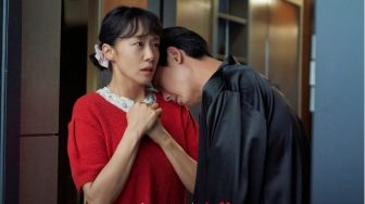 Jeon Do Yeon dan Jung Kyung Ho Makin Dekat di Drama Crash Course In Romance