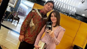 Pantas Ditodong Umi Kalsum Nikah, Ini Panggilan Sayang Boy William ke Ayu Ting Ting