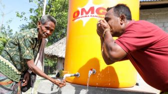 Bantu Masyarakat Desa Tuapukas, OMG NTT Bangun Penampungan Air dan Pasang Pompa