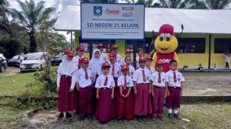 Salurkan Bantuan Pendidikan dan Beasiswa, SGM Eksplor Berkolaborasi dengan Indomaret