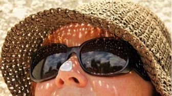 5 Cara Atasi White Cast Setelah Memakai Sunscreen, Biar Penampilan Makin Maksimal