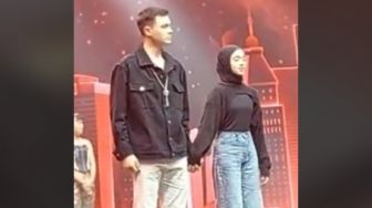 Diduga Cinlok, Momen Nyoman Paul dan Nabila Taqiyyah Gandengan Tangan di Indonesian Idol Bikin Baper