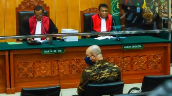 Tegaskan Surat Dakwaan Kasus Tilap Barbuk Sabu Telah Cermat dan Lengkap, Jaksa Minta Hakim Tolak Eksepsi Teddy Minahasa