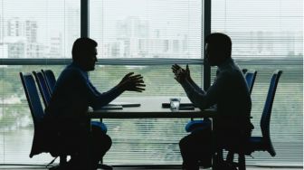 5 Hal yang Harus Kamu Perhatikan sebelum Memberi Nasihat kepada Orang Lain