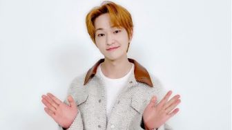 Comeback Gantian, Onew SHINee Dikabarkan Sedang Rekaman Full Album Pertama