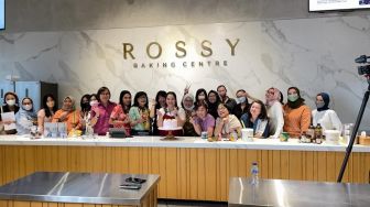 Chef Clara Ajarkan Cara Mudah Membuat Kue Dekorasi Indah yang Bernilai Jual Tinggi