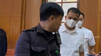 Sidang Tragedi Kanjuruhan, Saksi Polisi Mengaku Ditendang dan Diteror Suporter