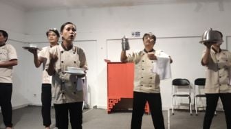 Mengulik Sejarah Bir Pletok dan Martabak Lewat Teater Dokumenter Lidah Pem(ng)ikat Bangsa