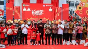 Imlek Fair 2023 di Medan, Bobby Nasution Serahkan 1.080 Sembako untuk Warga Tionghoa