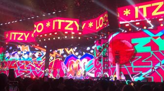 Simak Keseruan Konser Perdana ITZY di Jakarta yang Digelar Tadi Malam