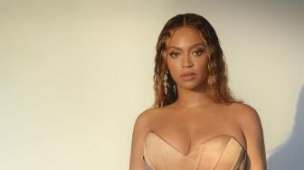 Beyonce Alami Insiden Mengerikan Saat Konser, Mobil yang Digantung Nyaris Terjatuh