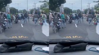 Pemobil Rekam Warga Bubarkan Tawuran Pelajar, Topi Polisi di Dashboard Bikin Salfok: Buat Nakut-nakutin Aja?