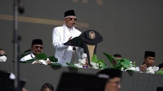 Wakil Presiden Ma&#039;ruf Amin menghadiri puncak peringatan seabad Nahdlatul Ulama (NU) di Stadion Gelora Delta Sidoarjo, Jawa Timur, Selasa (7/2/2023). [ Foto dok. PBNU]